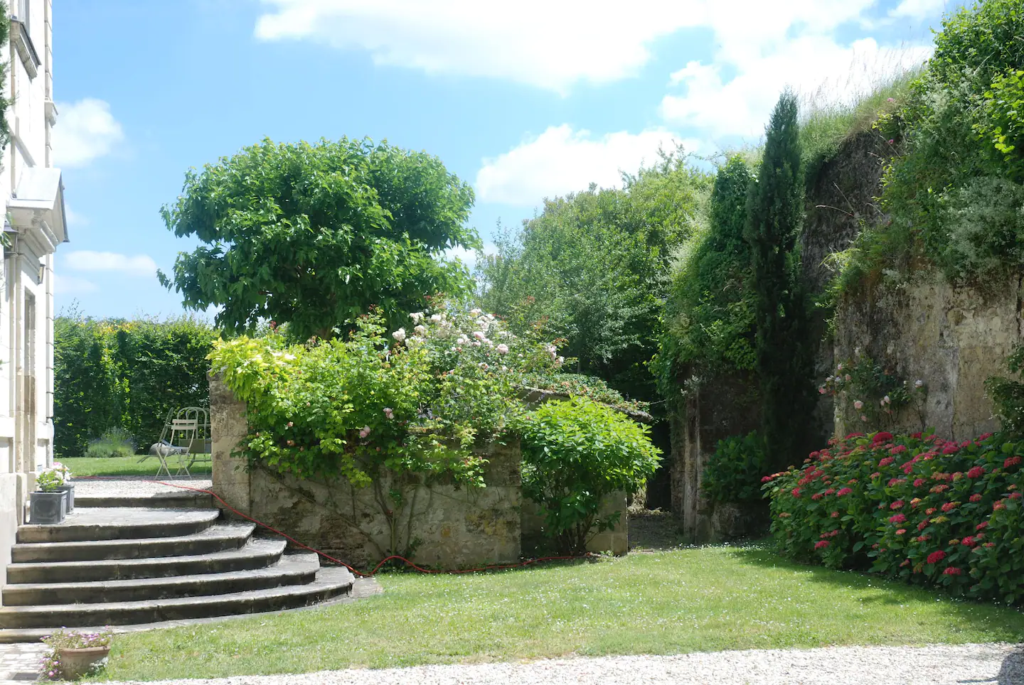 Gîte du Pavillon de la lanterne - Jardin fleuri